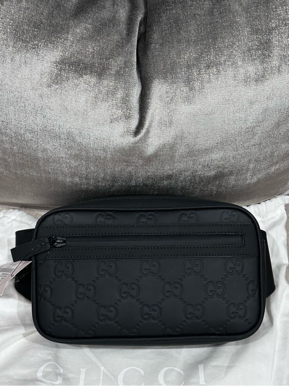 GUCCI RUBBER EFFECT GG BELT BAG - Picture 2 of 11